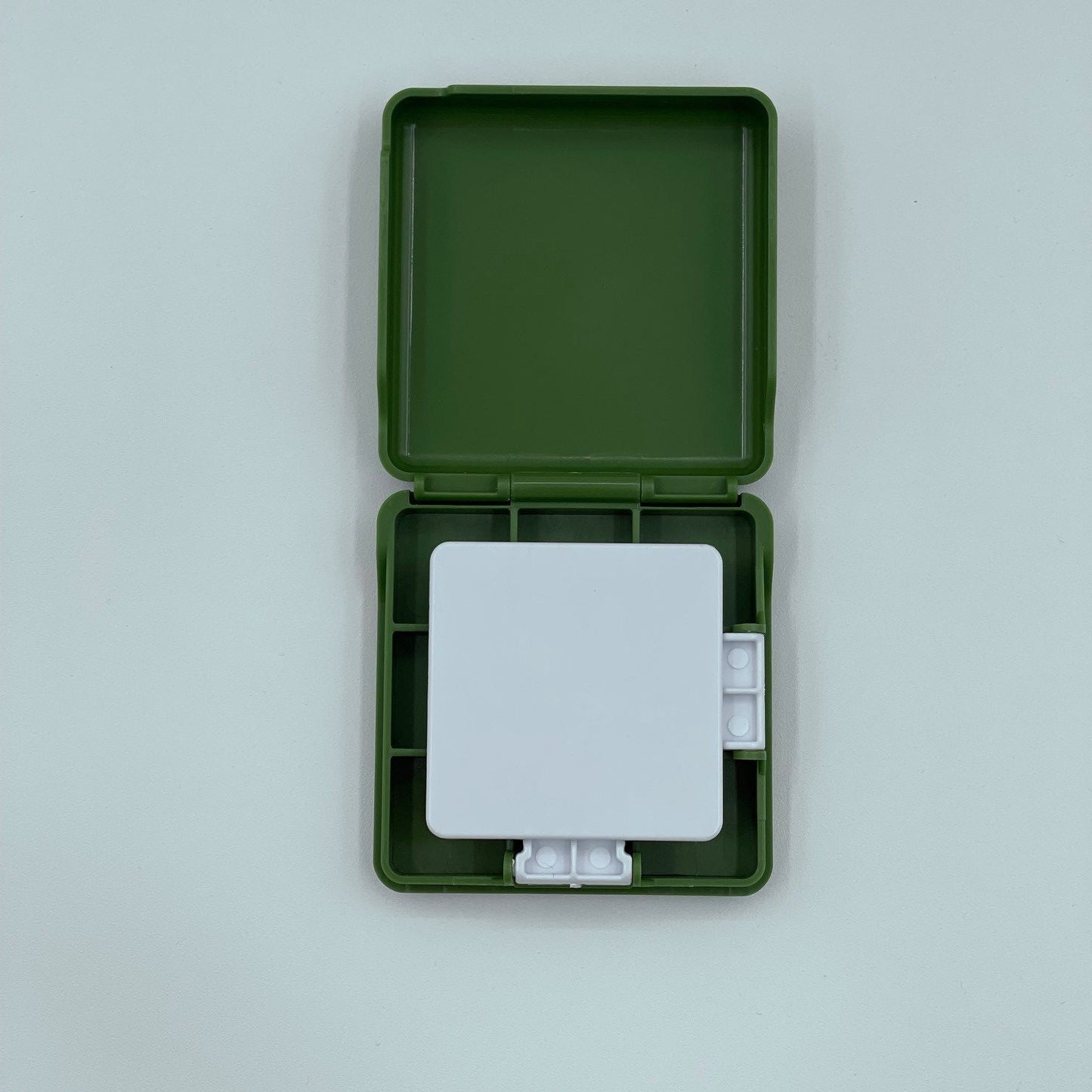 Aquarell Reise Kunsstoff Palette 6x6x2 cm, 9 Kasten